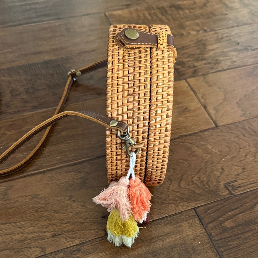 Round Rattan Bag with Tassel - Picture 2 of 4